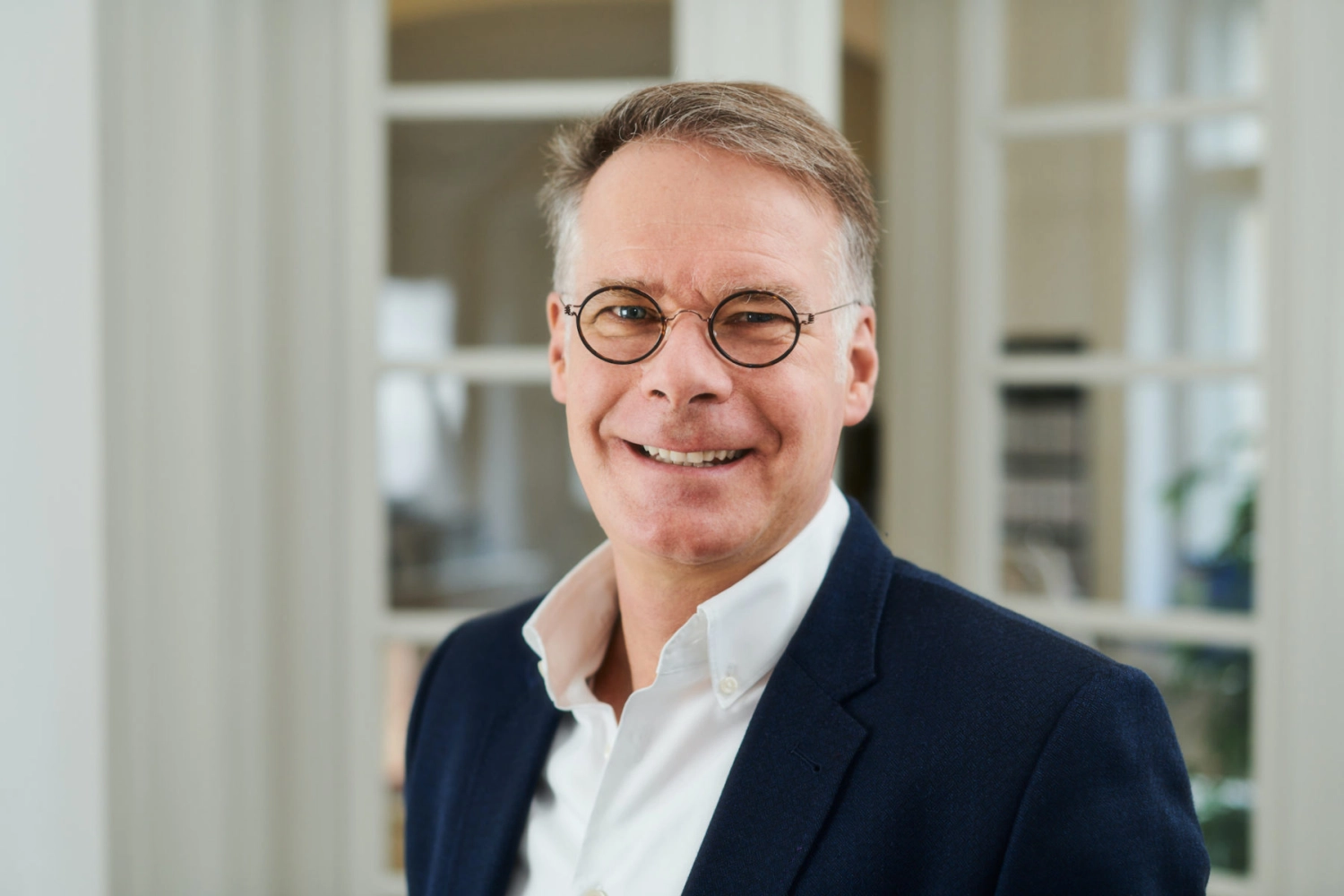 Dr. Eckart Ritter